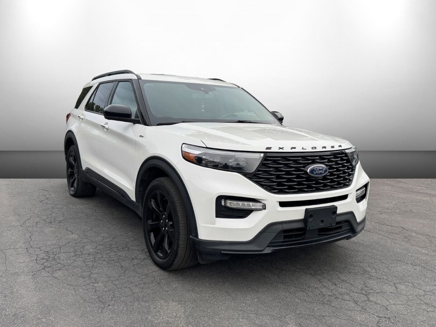 2023 Ford Explorer ST-Line photo 1 of 4